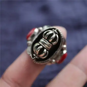 Tibeto Metalo Žiedas Žmogui Nugara Dorje Amuletas Vario Apdaila Raudona Lampwork Karoliukai Atidaryti Žiedai Didelis Dydis R185